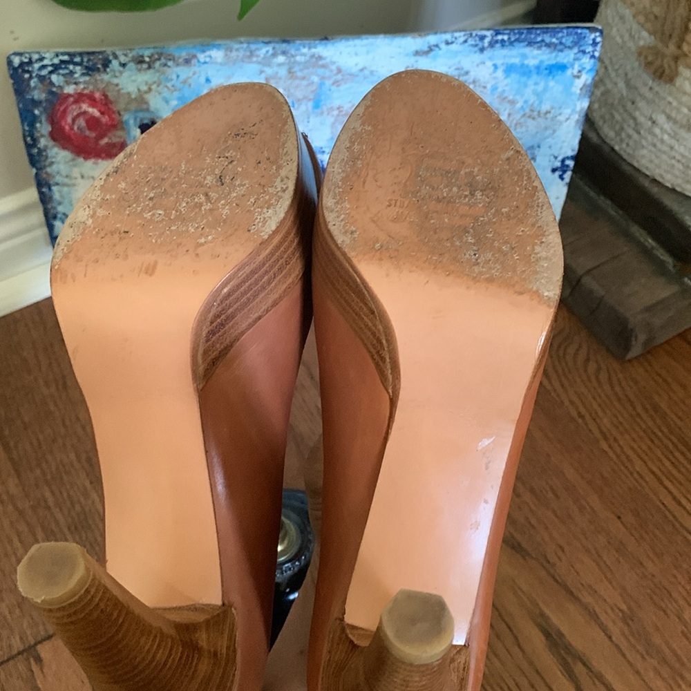 Stuart Weitzman Cognac Brown Leather Wood Stack Platform Heel Sz 8M Peep toe - Picture 6 of 14
